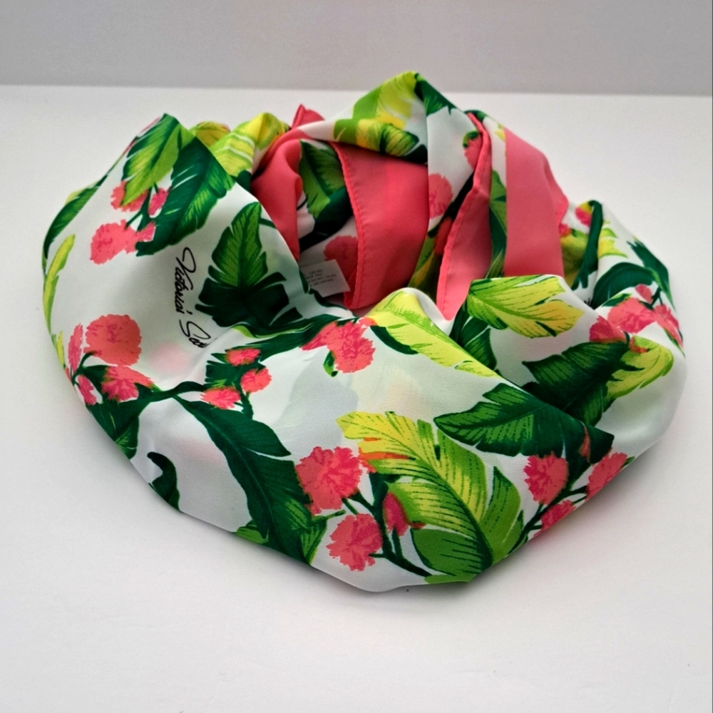 Victoria's Secret Supermodel Essential Scarf NWT